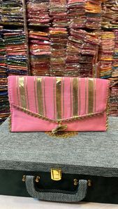 Pochette de mode vintage indienne pour femme faite à la main avec des bandes Gotta pour soirée et mariage - Product Image 3