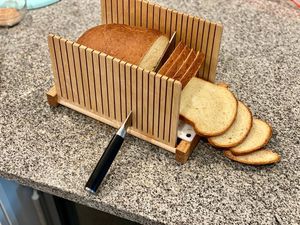 Tabla de Cortar Pan de Madera con Guía |   Acabado de Alta Gama |   Pedidos al por Mayor - Product Image 2