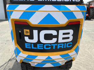 Miniexcavadora Eléctrica JCBB 19C-1E 2022, Tipo Oruga, Color Amarillo, Componente Principal del Motor, Motor Perkins, Alta Potencia de Excavación - Product Image 6
