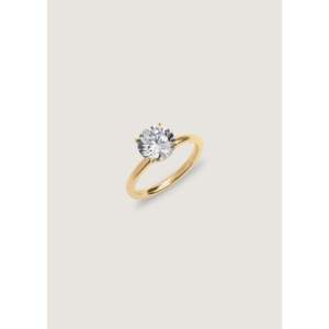 Bague en diamant rond de la collection Elizabeth, élégante et au charme naturel - Product Image 5