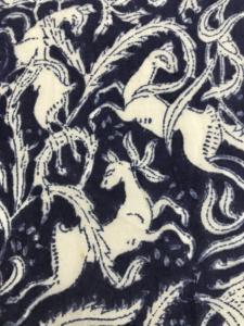 Tissu en coton imprimé à la main avec motif de cheval indigo, textile artisanal traditionnel indien - Product Image 2