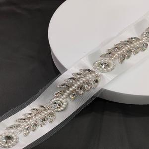 Hecho a mano cristal y Perla embellecido único y elegante borde elegante diamante y Moti encaje tela elegante diseño de encaje - Product Image 2