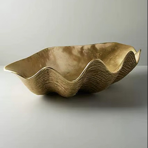 Bol à dates en métal de qualité supérieure avec ton doré parfait pour améliorer l'attrait esthétique de tout cadre de table - Product Image 1