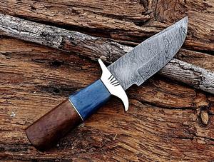 Couteau Skinner en acier Damas personnalisé fait à la main avec une belle gaine en cuir prise en charge OEM - Product Image 3