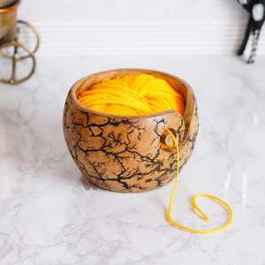 Bol à laine en bois sculpté à la main avec figurine Litchenberg 6 x 4, magnifique bol de rangement pour laine en bois de hêtre antique de 8 pouces, fait à la main, de qualité supérieure - Product Image 2