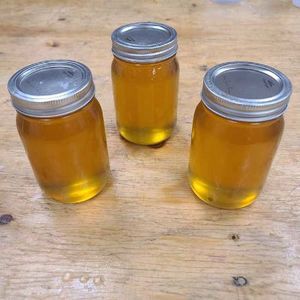 Miel de abeja natural de calidad famosa por su sabor al por mayor - Product Image 1