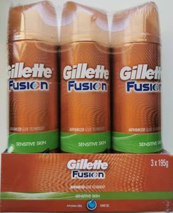 Gel de rasage professionnel Gillette Fusion pour hommes, conçu pour une sensation de douceur sur la peau et une irritation réduite lors des rasages précis. - Product Image 1