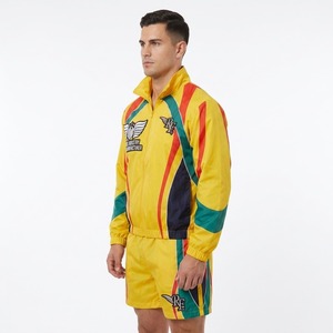 Veste bomber à capuche coupe-vent jaune pour homme avec logo brodé et ensemble de shorts assortis, tenue sportive d'automne - Product Image 6