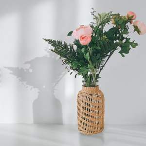 Vase à fleurs en rotin écologique Sall au design chic, parfait pour le coin de la chambre à coucher des tables basses - Product Image 6