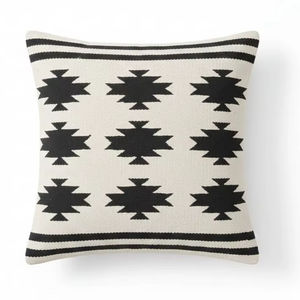 Housse de coussin carrée moderne en coton, motif floral, fermeture éclair, lavable, noir et blanc, personnalisable, couture hôtelière - Product Image 1