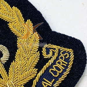 Vente en ligne en gros de badges brodés à la main, fabrication pakistanaise, badges brodés faits à la main - Product Image 5