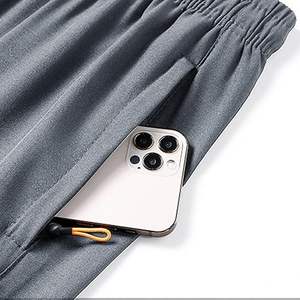 Venta al por mayor de pantalones cortos de gimnasio de entrenamiento ligero de calidad superior para hombres deportivos de secado rápido patrón sólido ecológico estirabilidad - Product Image 3