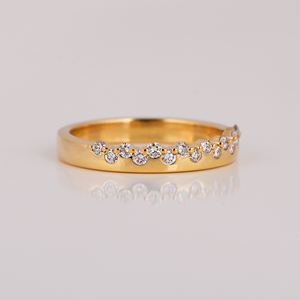 Bague de mariage de style classique en or massif 18KT avec diamant rond cultivé en laboratoire, cadeau d'anniversaire parfait pour les filles - Product Image 6