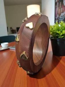 กำไลข้อมือแฟชั่นไม้ชีสมาอินเดียคุณภาพพรีเมียมสำหรับผู้หญิงและเด็กผู้หญิง ทนทานขึ้นด้วยการเคลือบป้องกันพิเศษ งานฝีมือจากไม้ไผ่ - Product Image 6