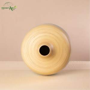 Vase de table en bambou enroulé Art Déco avec finition dégradée bicolore, décoration écologique et durable - Product Image 2