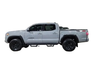 Camioneta Doble Cabina 4x4 Mediana 2024, Sin Accidentes, Suspensión Todoterreno, Faros LED, Caja de Cambios Automática, R18, Volante a la Izquierda, Color Oscuro - Product Image 4