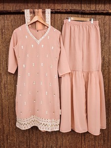 ชุดสูทปากีสถานซาลวาร์ Kameez แบบคู่พร้อมพลาซโซสำหรับงานแต่งงาน - Product Image 2