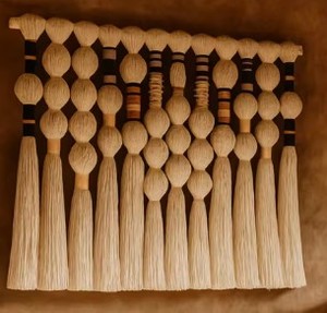 Tapisserie Murale Macramé Abstraite Ondulée – Cadeau de Pendaison de Crémaillère – Décoration Murale Artistique pour Salon - Product Image 2