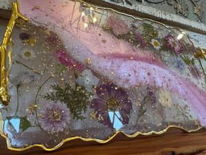 Bandeja de Resina Personalizada de Bajo Costo con Posavasos, Juego de Servicio y Protección Hecho a Mano Duradero para Uso en Mesa - Product Image 4