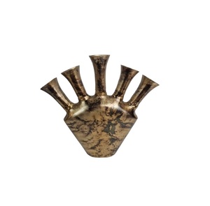 Florero de metal de diseño único con una forma inspirada en la antigüedad, ideal para arreglos florales o decoración independiente - Product Image 2
