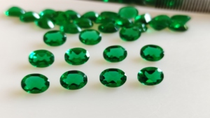 หินควอตซ์เจียระไนทรงรีมรกตใช้ในห้องทดลองหินคอรันดัมแบบกำหนดเองได้หิน3X5mm 15X20mm ขนาดสามารถปรับแต่งขนาดได้ผู้จำหน่ายมรกตคอรันดัม - Product Image 3