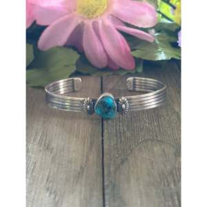 Bracelet manchette en argent sterling et turquoise Kingman fait main Navajo - Bijou de collection culturel - Product Image 1
