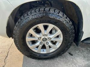 Gran Oferta: Toyota Land Cruiser AWD, Listo para Enviar - Product Image 6