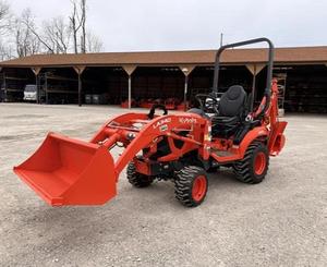 รถแทรกเตอร์ Kubota รุ่น B2601 ใหม่ พร้อม PTO  30 แรงม้า สีแดง แบบคอมแพค พร้อมบุ้งกี๋ตักดินและอุปกรณ์ขุดหลัง ขาย - Product Image 1
