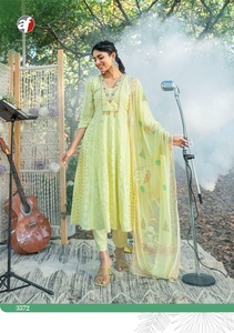 นักออกแบบล่าสุดงานเย็บปักถักร้อยผ้าฝ้ายบริสุทธิ์ Kurti ตั้งโดย Fab Zone - Product Image 5