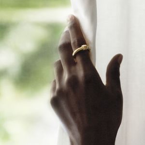 แหวนสองโทนสีทอง14K แบบปรับแต่งได้แหวนเชื่อมประสานเรียบง่ายแหวนของขวัญสำหรับเขา - Product Image 2