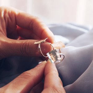 Marteau Texture Conception Unique À La Main En Argent Sterling 925 Femmes Fille Fête Porter Anniversaire Bague Usine Directe - Product Image 4