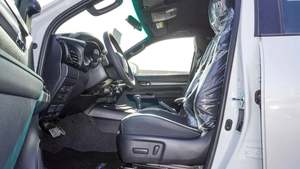 Para Hilux 2.7 4x4 Doble Cabina, Transmisión Automática, Modelo 2025, Volante a la Izquierda - Product Image 2