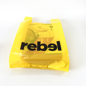 Sac de t-shirt avec logo personnalisé de confiance Emballage d'épicerie en plastique unique avec héliogravure - Product Image 3