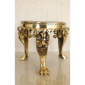 Chowki de Latón con Diseño Antiguo en Relieve de Chakra Oscuro, Artículo Decorativo para el Hogar, Hotel o Restaurante - Product Image 4