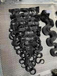 วิกผมมนุษย์แบบคลื่นสำหรับผู้หญิงผิวดำเทปติดแนวหนังกำพร้า100% เวียดนาม - Product Image 6