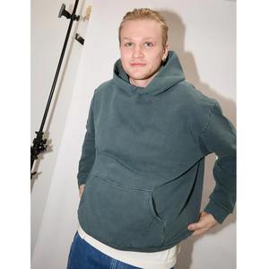 Sweat à capuche vintage vert délavé personnalisé-Sweat à capuche pull-over de couleur unie pour hommes et femmes en streetwear - Product Image 3