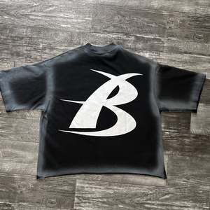 Personalizado en caja de impresión de la pantalla Camisetas Drop hombro de algodón de gran tamaño de peso pesado gráfico recortado Boxy Camiseta para los hombres - Product Image 1