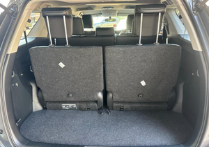 Toyota Fortuner SUV d'occasion authentique - Product Image 3