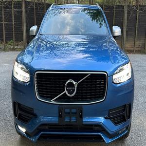 ¡Oferta Imperdible! Volvo XC90 T6 R-Design Polestar Performance Optimization AWD 2020 Súper Limpio, Color Azul Metálico Intenso, SUV de Lujo - Product Image 1