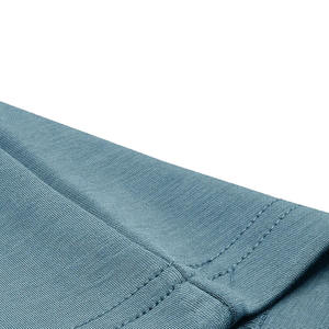 เสื้อโปโลมีซิปปกสีพื้นแขนสั้นลำลองของผู้ชายผ้าแคนวาสกันยับ - Product Image 4