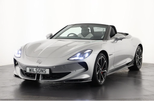 MG Cyberster RWD Wagon 2023 d'occasion, double moteur, 77 kWh, GT, conduite à droite, sièges en cuir, caméra arrière, voiture électrique - Product Image 3