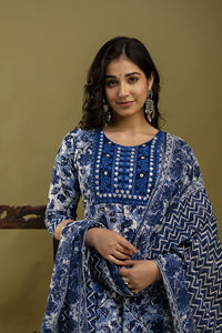 Pantalon Anarkali Kurti en coton imprimé avec Beats et Mulmul Dupatta Summer Wear Long Size Anarkali Kurti With Pant and Dupatta for - Product Image 5