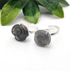 แหวนแกะสลักหินลาบราดอไรต์ธรรมชาติทำมือสำหรับผู้หญิงแหวนสายรัดตรง - Product Image 6