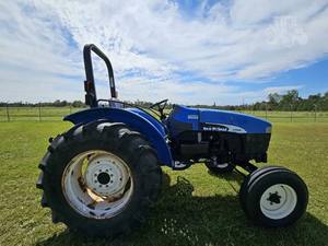 Tractor Agrícola New Holland TT60A 4WD con Motor de Componentes Clave - Product Image 2