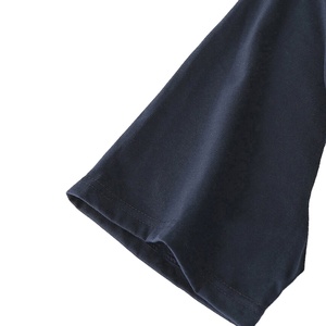 Nouveautés : Ensemble décontracté été avec chemise et short pour les voyages, la plage et le quotidien. Tissu respirant et doux de haute qualité. - Product Image 4