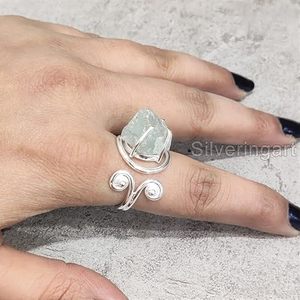 Bague pour femme en argent sterling 925, aquamarine brute naturelle, pierre de naissance de mars, bague ajustable, bijoux faits à la main pour Noël - Product Image 4