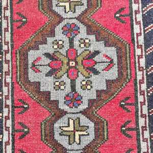 Vintage Turkish Rug 1.8x3.2 ft, <b>Red</b> Abstract <b>Wool</b> Rug - Product Image 4