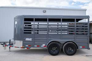 Nous vendons des semi-remorques pour le transport de bétail en bon état, pour le transport de bovins, de chevaux, de chèvres, de moutons, semi-remorques pour le transport de bétail, disponibles en stock en gros - Product Image 4