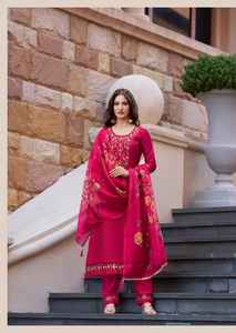 Fantaisie tendance à la mode vêtements ethniques visqueux soie Kurti Pant & Dupatta avec main et broderie travail exportateur mondial - Product Image 3