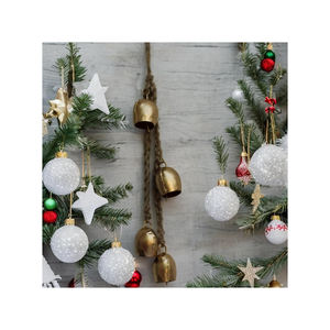 Cloches de vache en métal rustique vintage à succès |   Clochettes porte-bonheur faites à la main sur corde de jute |   Décoration de Noël pour la maison |   Décoration de ferme - Product Image 1